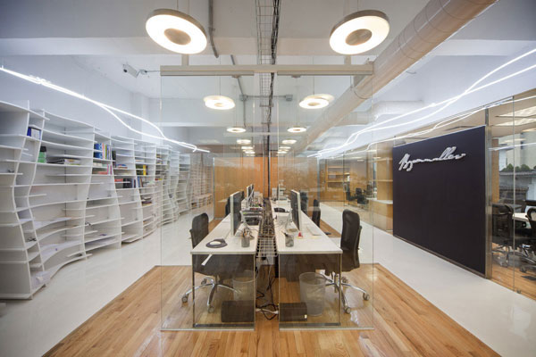 充满曲线的办公室