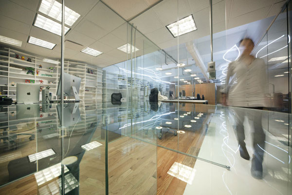 充满曲线的办公室