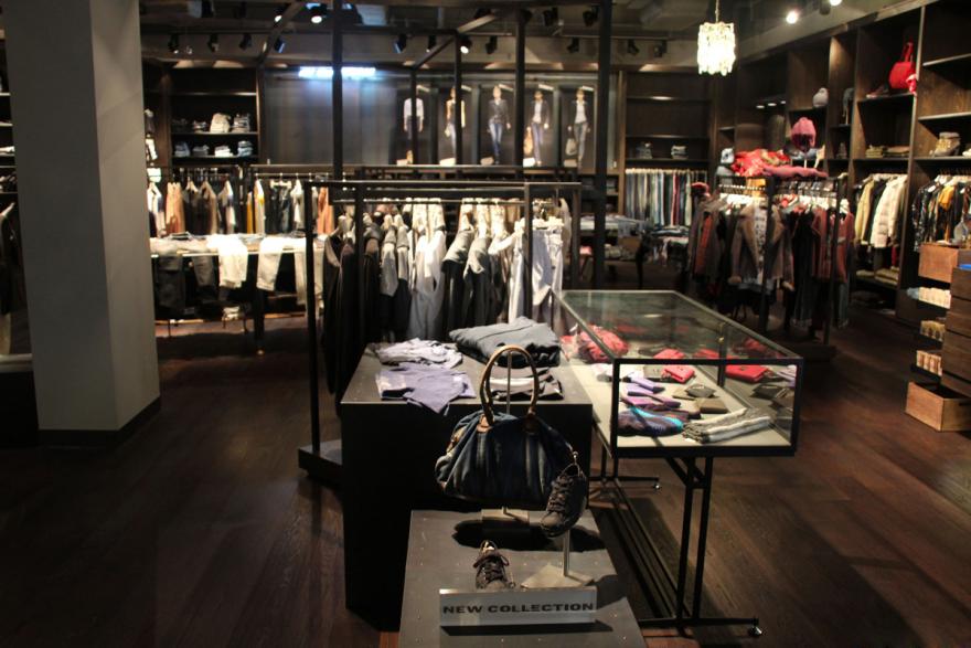 Diesel服装商店