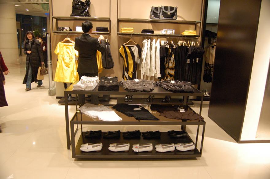 zara服装店