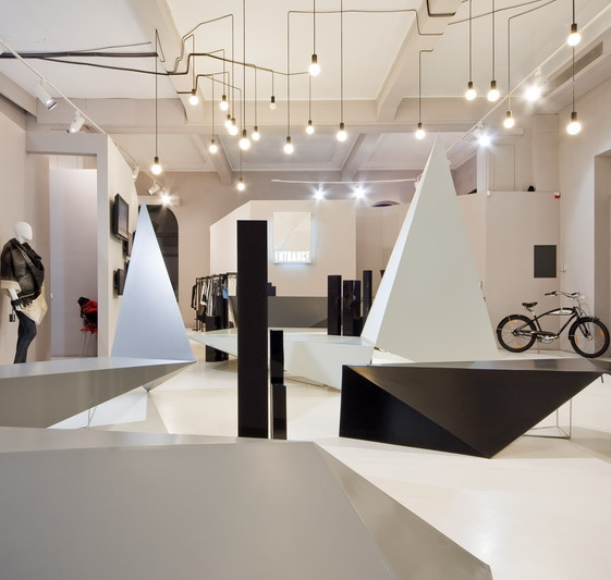 勒斯特漂亮的服装店