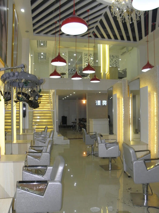 千纤丝语美发店