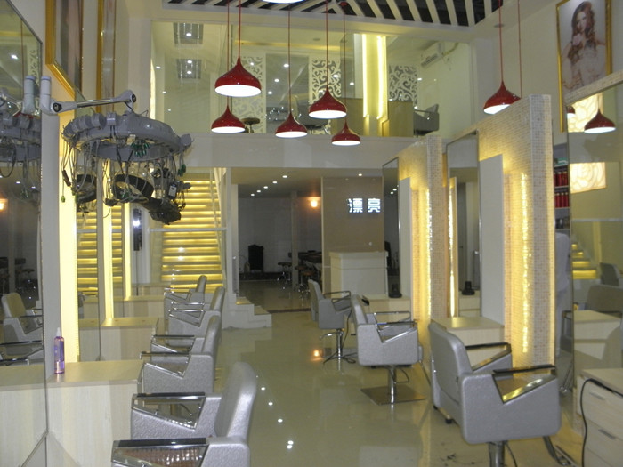 千纤丝语美发店