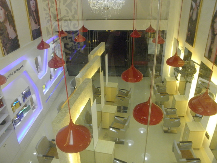 千纤丝语美发店